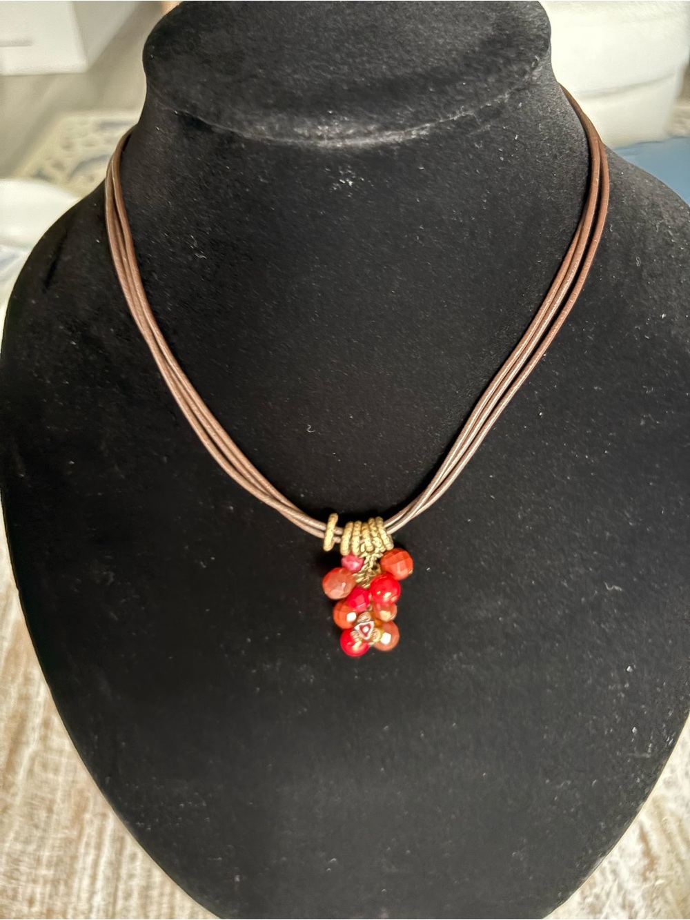 Chico’s Leather Cord Red Bead Cluster Necklace Grape Nature Earth Inspired - Picture 4 of 5